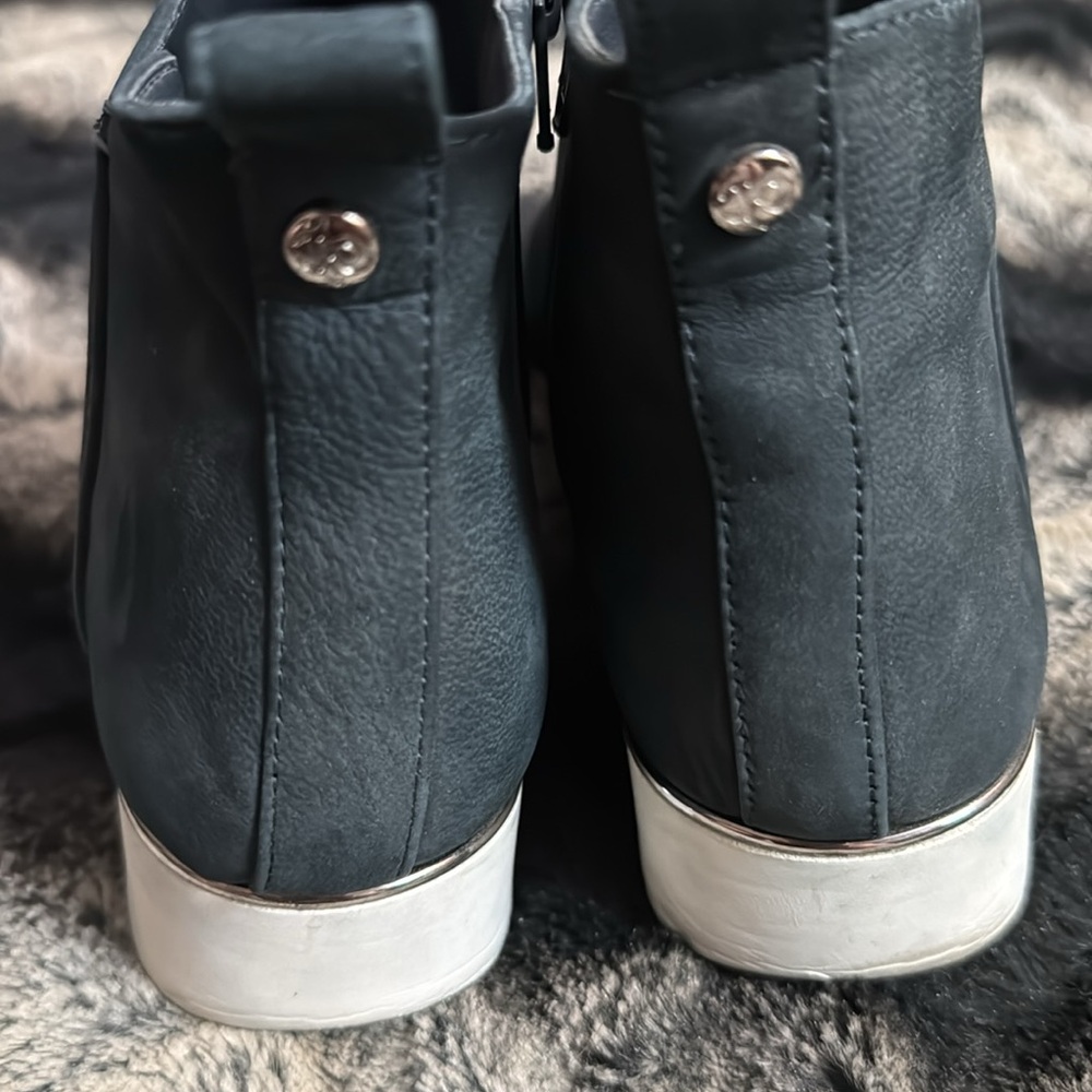 ALEX MARIE Wedge Ankle Boots — 4 Feature Technology — 7.5 - Picture 4 of 9